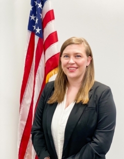 Laura Gustavson headshot