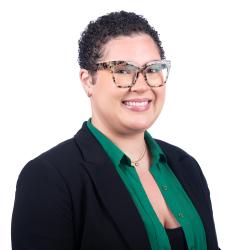 Nikki Starnes headshot