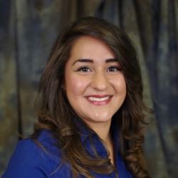 Xinia Richards headshot